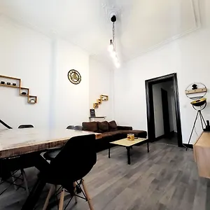 https://chambre-prive-au-3e-tage-sans-ascenceur-en-plein-centre.hotelsghent.com